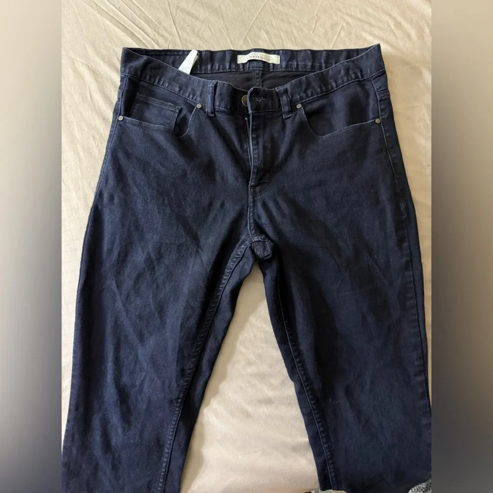 Perry Ellis stylish dark